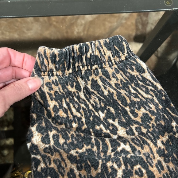 Sincerely Jules Leopard Joggers - Picture 7 of 7